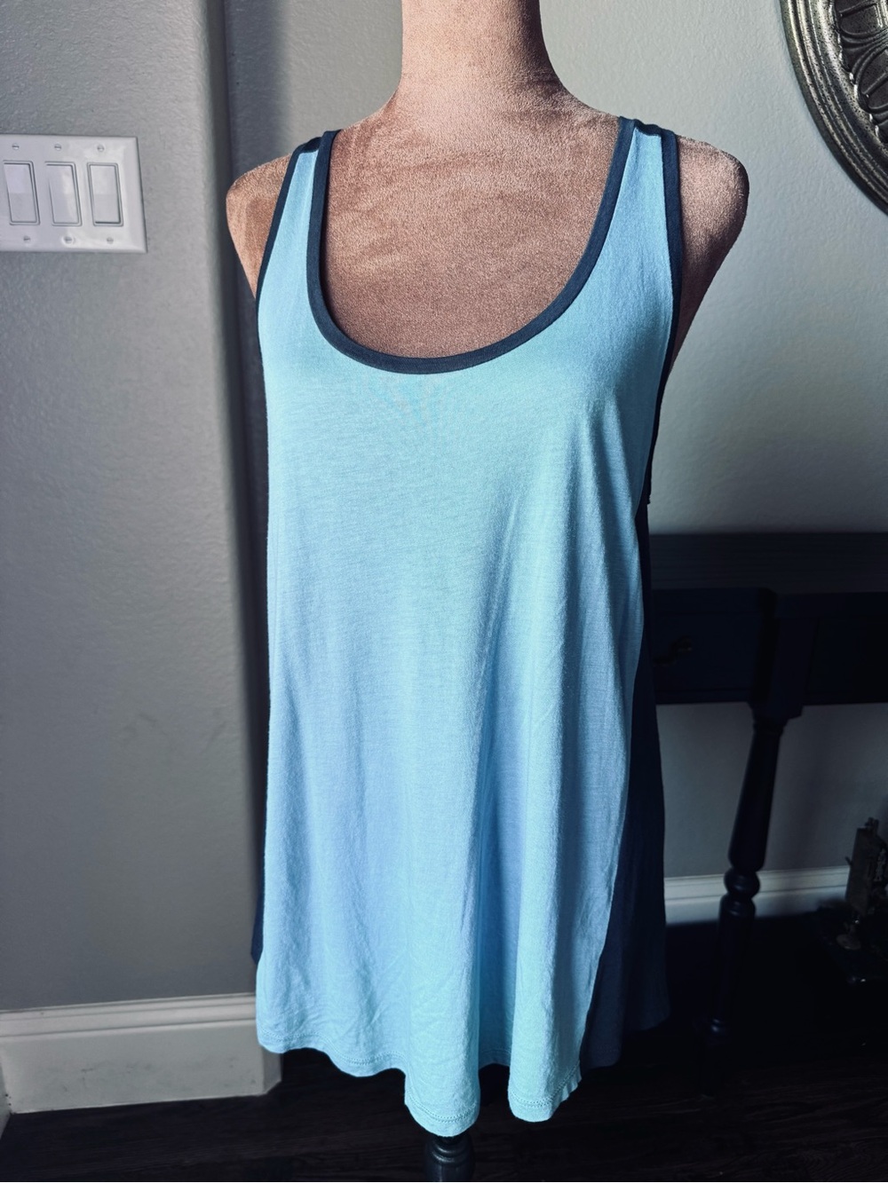 Vince Soft Blue Colorblock Tank Top | Pima Cotton Modal Blend | Medium EUC